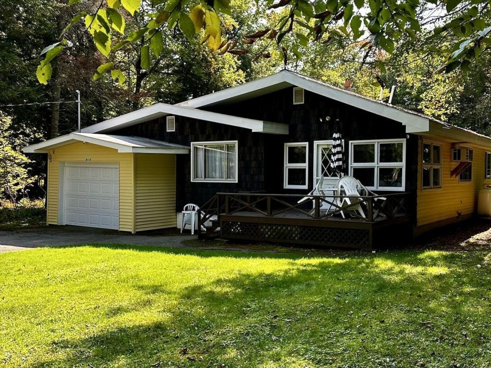 Currently Displayed Property Photo