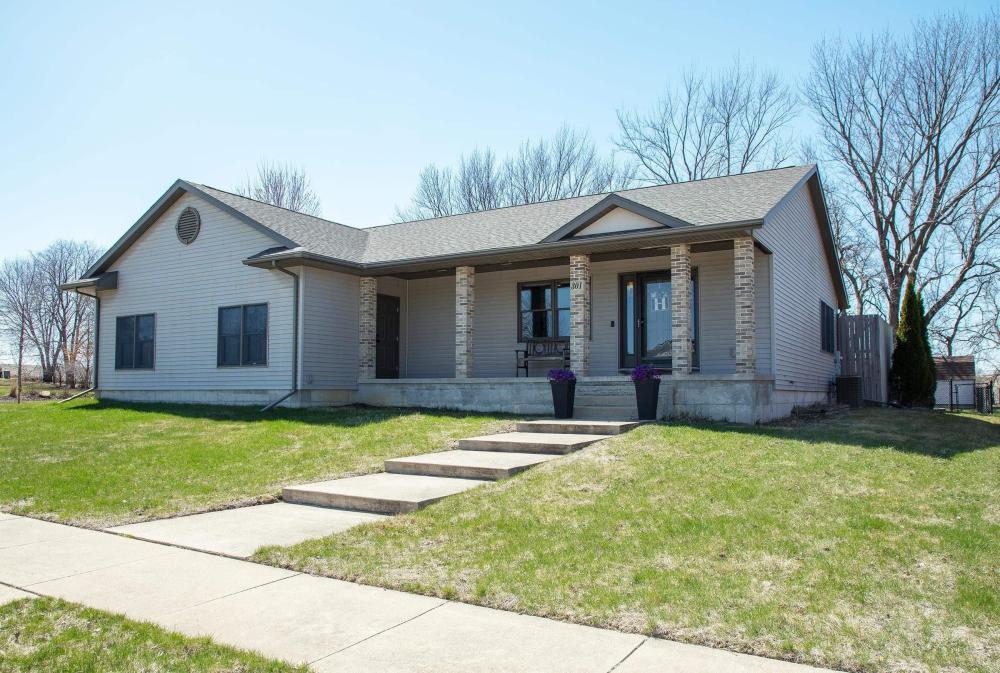 Currently Displayed Property Photo