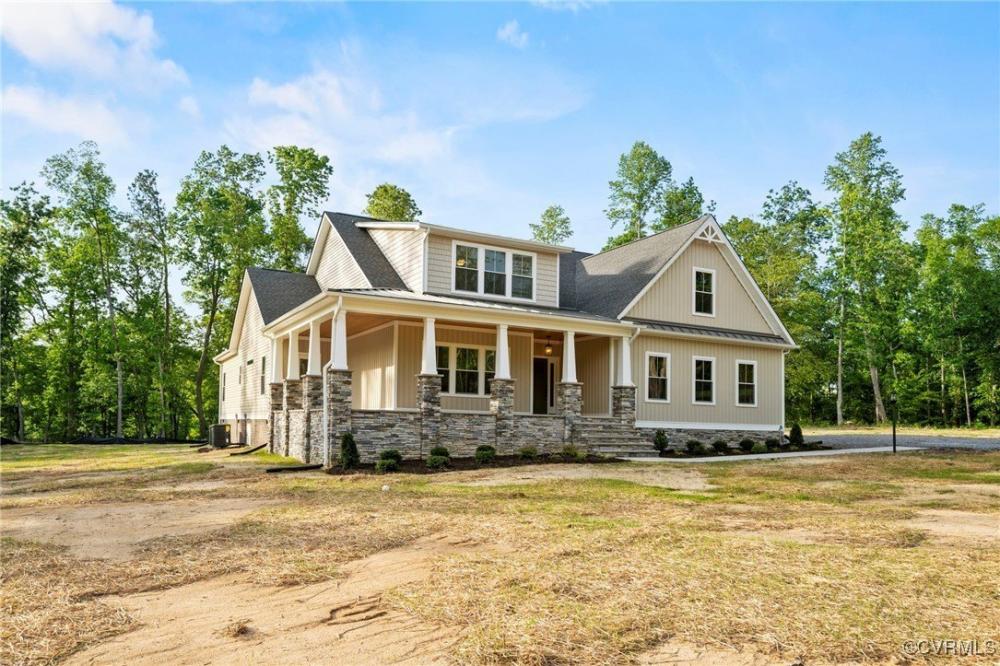 Currently Displayed Property Photo
