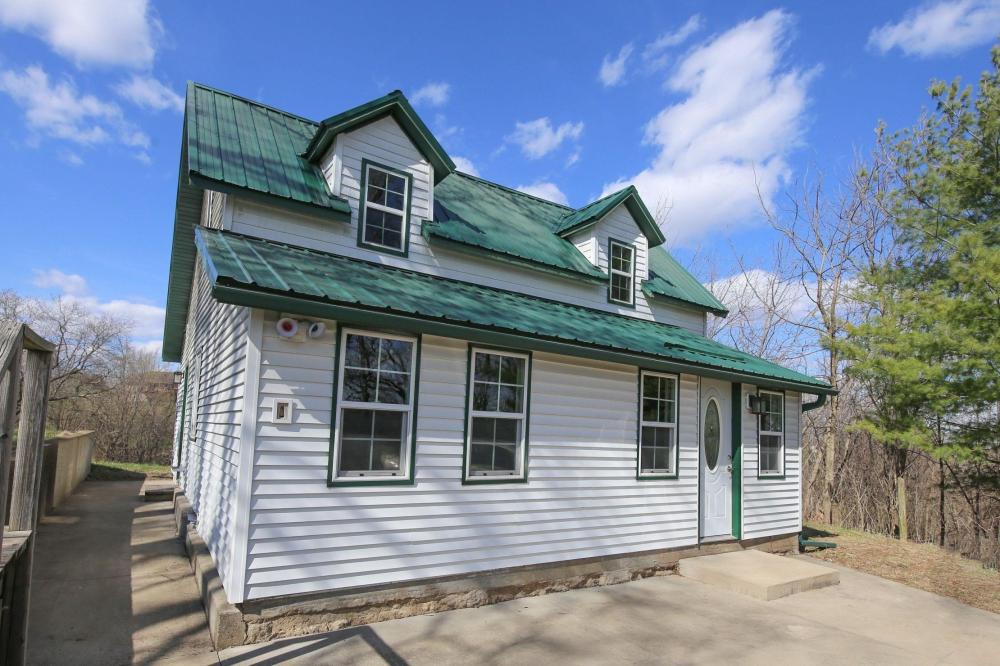 Currently Displayed Property Photo