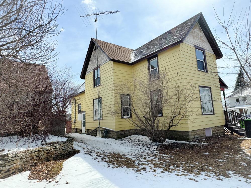 Currently Displayed Property Photo