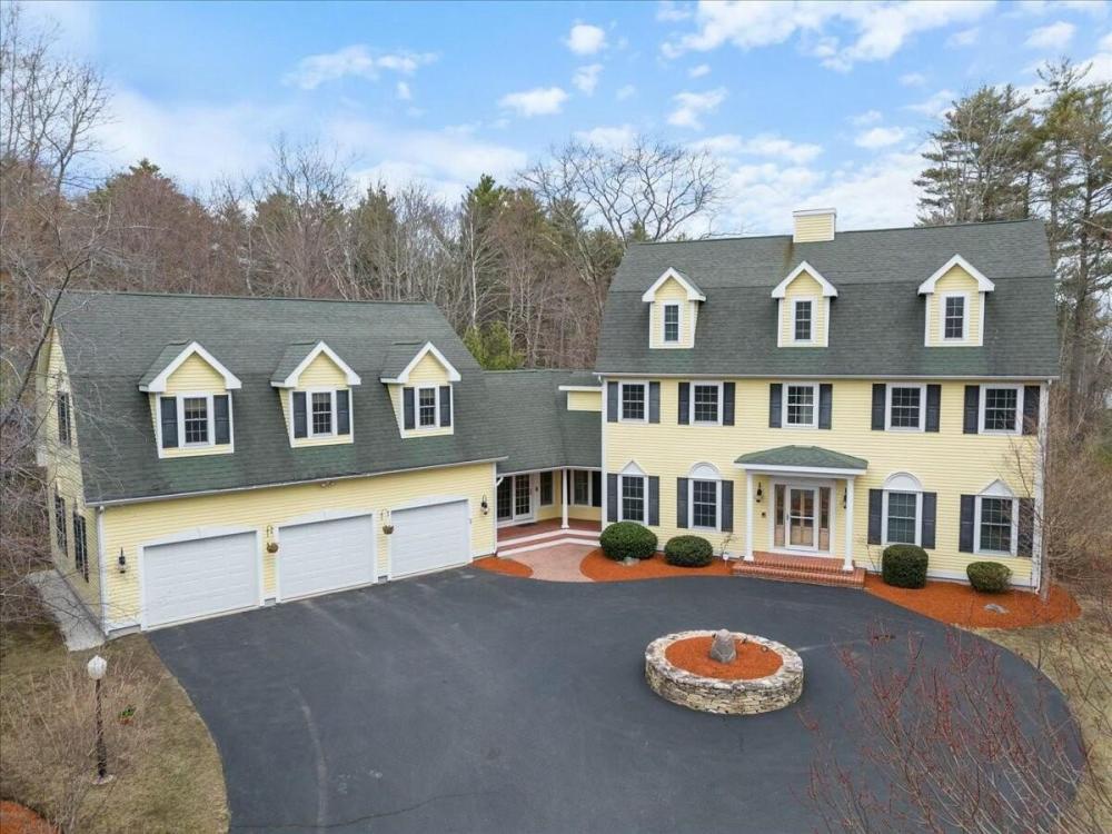Currently Displayed Property Photo