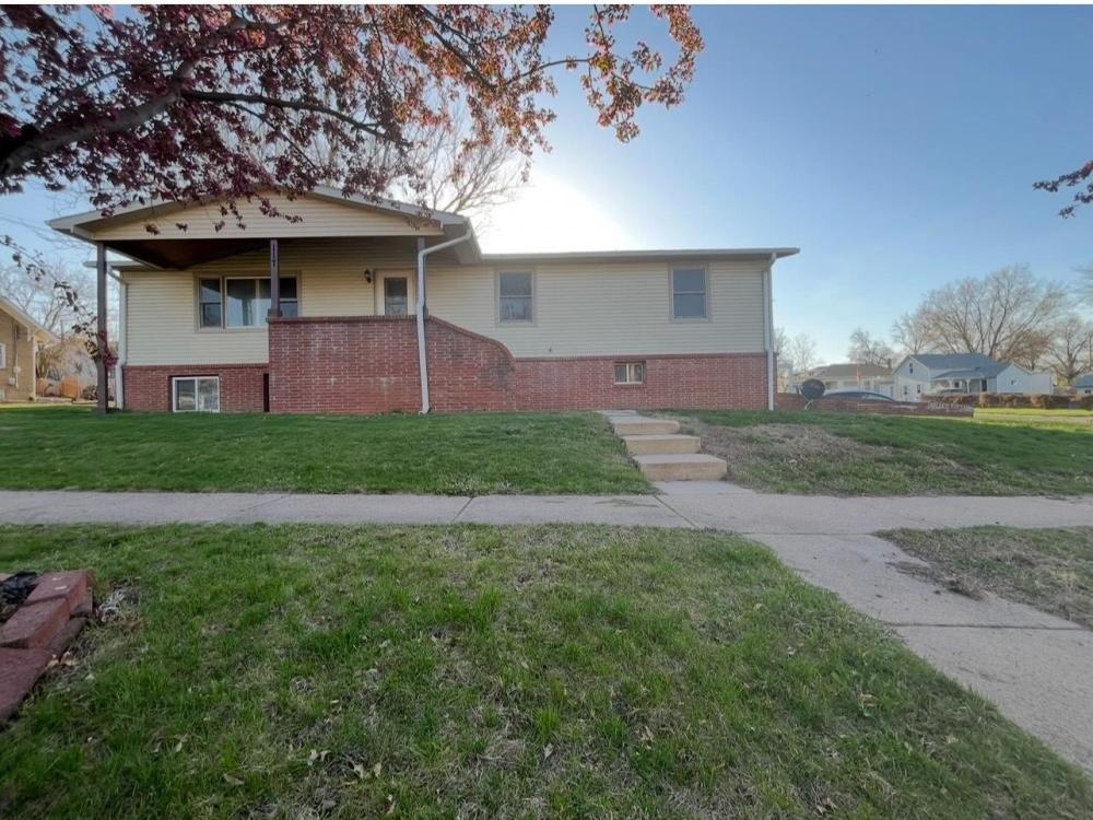 Currently Displayed Property Photo