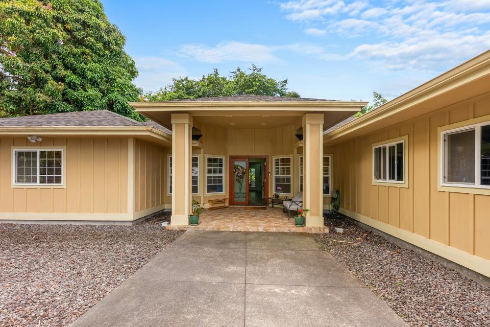 Currently Displayed Property Photo