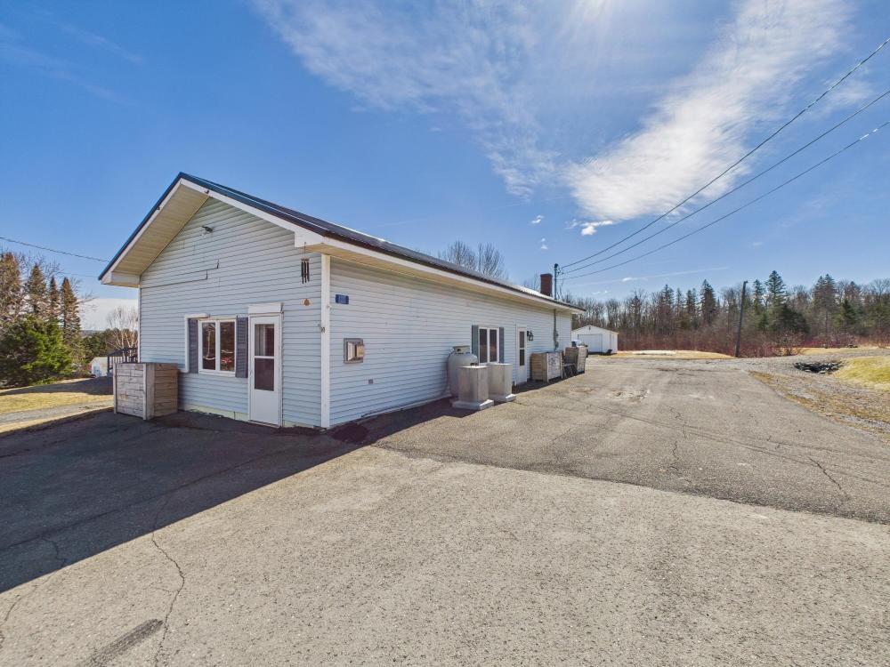 Currently Displayed Property Photo