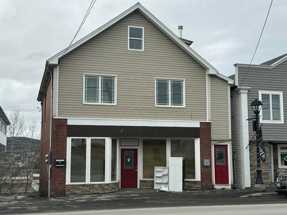 Currently Displayed Property Photo
