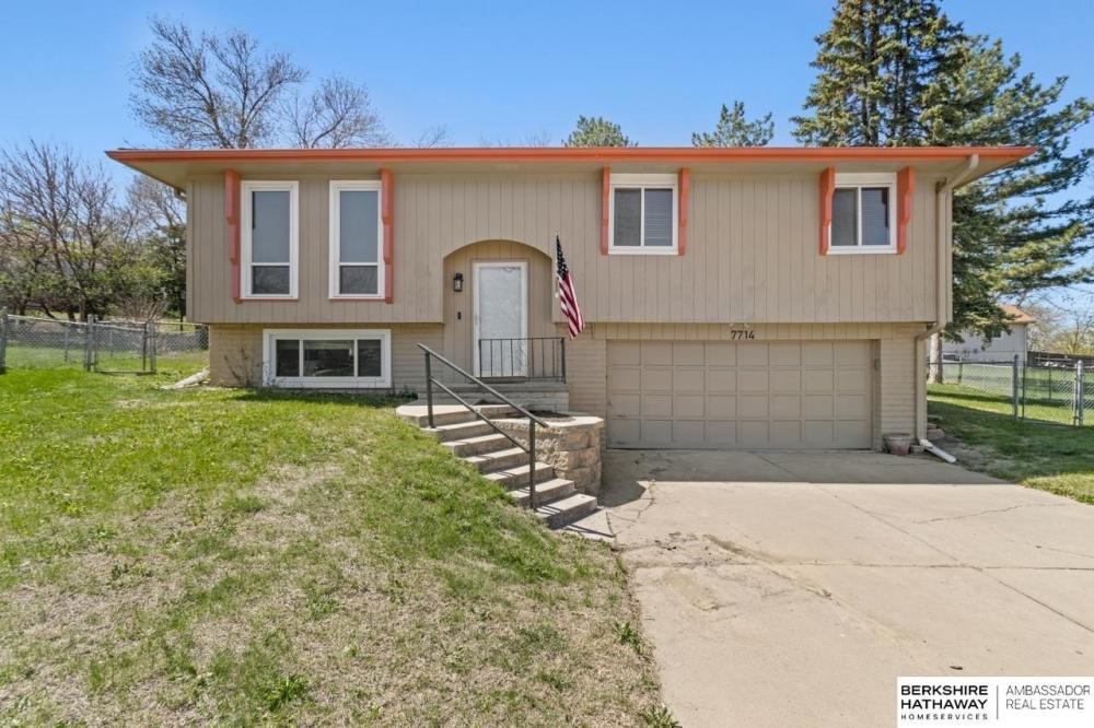 Currently Displayed Property Photo