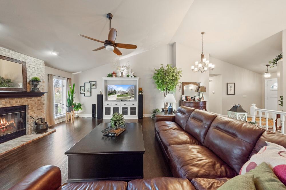 Currently Displayed Property Photo