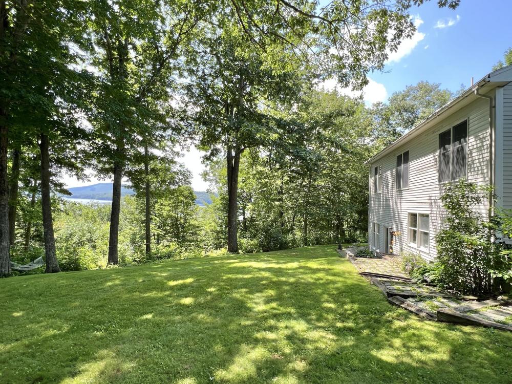Currently Displayed Property Photo