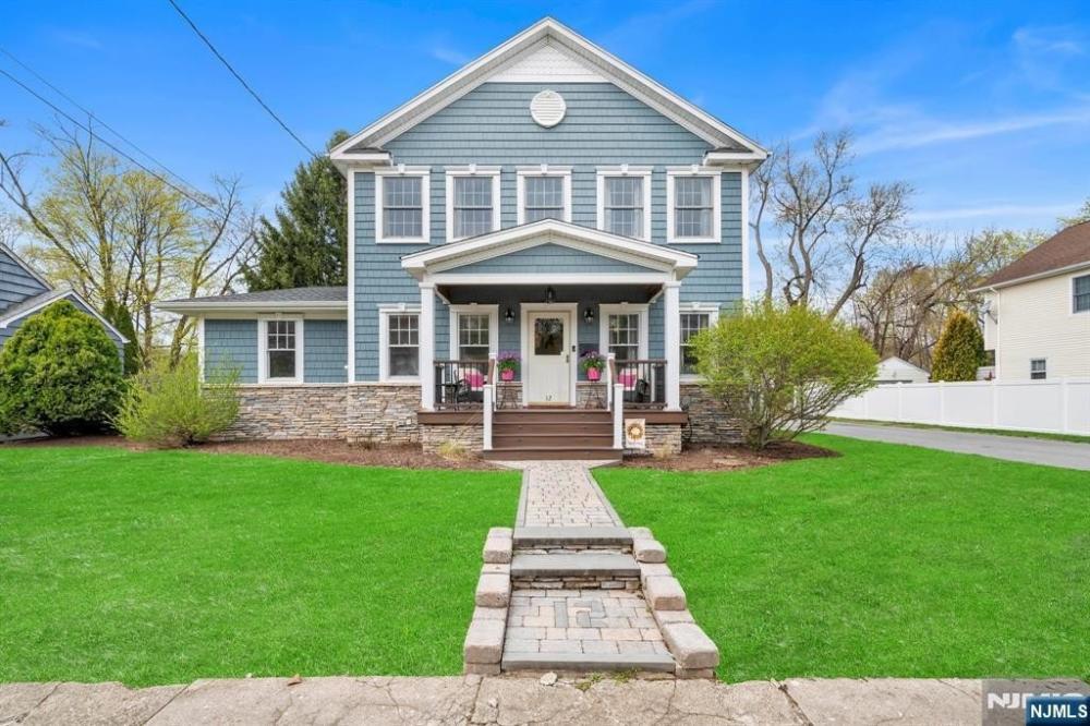 Currently Displayed Property Photo