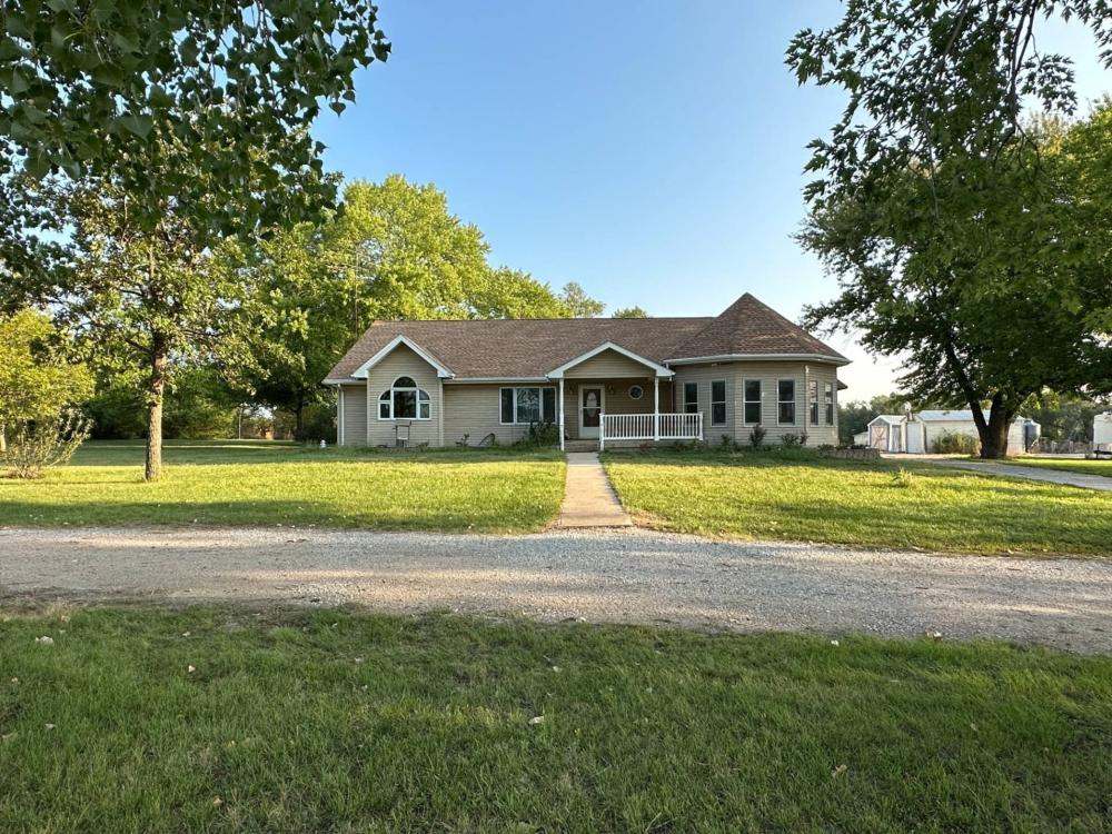 Currently Displayed Property Photo