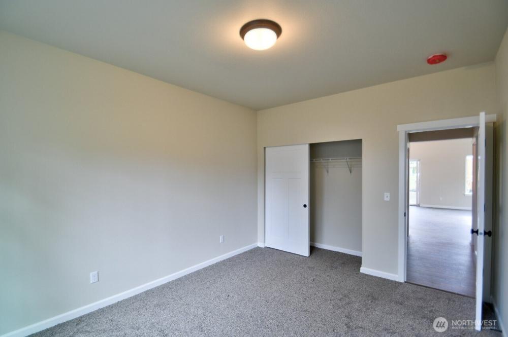 Currently Displayed Property Photo