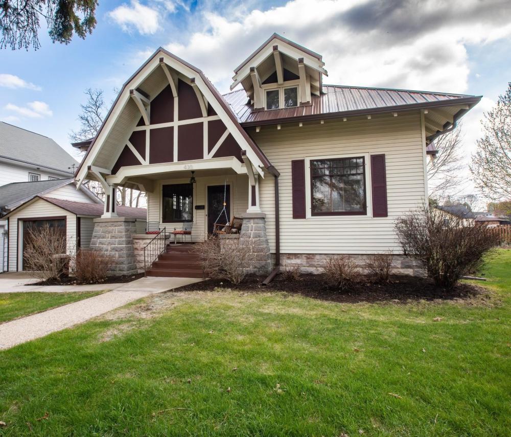 Currently Displayed Property Photo