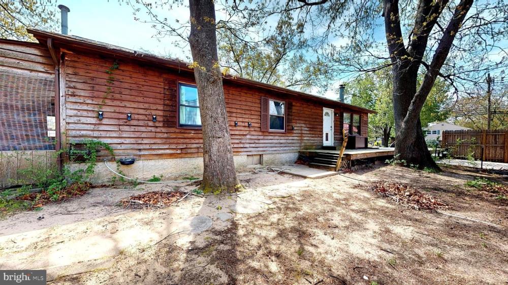 Currently Displayed Property Photo