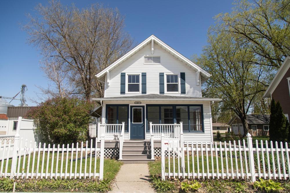 Currently Displayed Property Photo