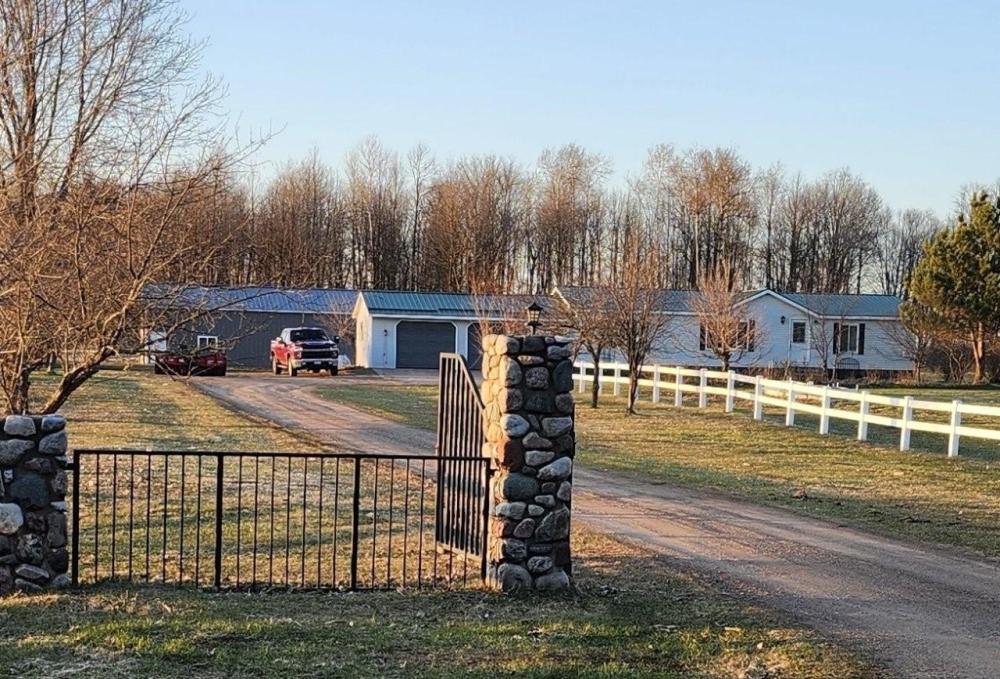 Currently Displayed Property Photo