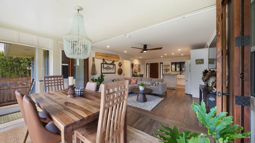 Currently Displayed Property Photo