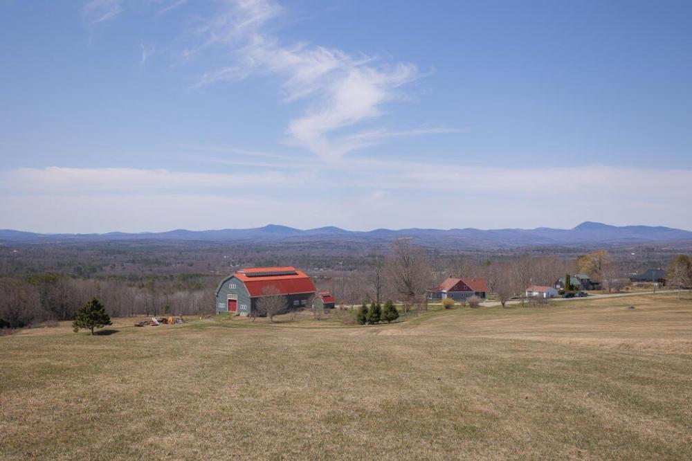 Currently Displayed Property Photo