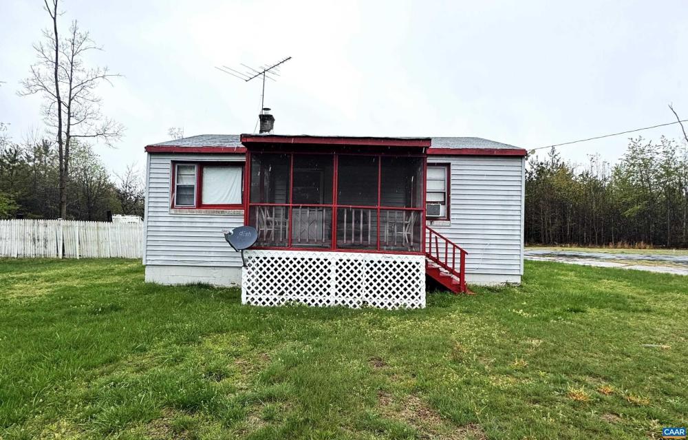 Currently Displayed Property Photo