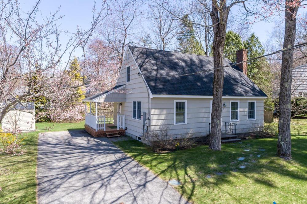 Currently Displayed Property Photo
