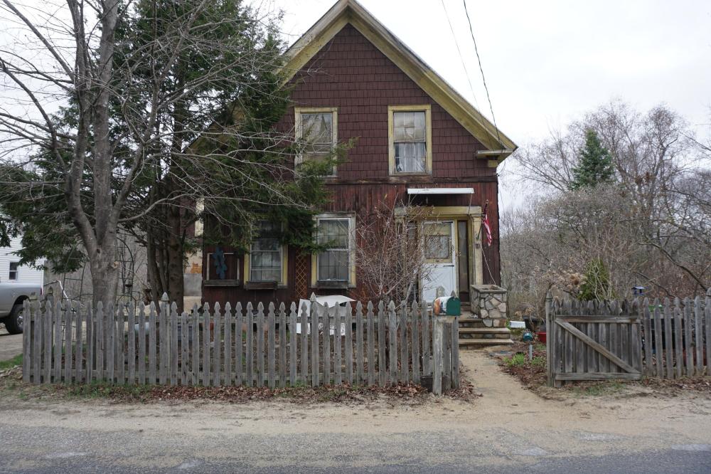 Currently Displayed Property Photo