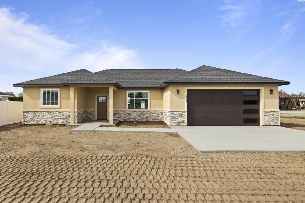 Currently Displayed Property Photo