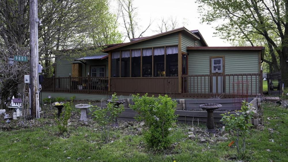 Currently Displayed Property Photo