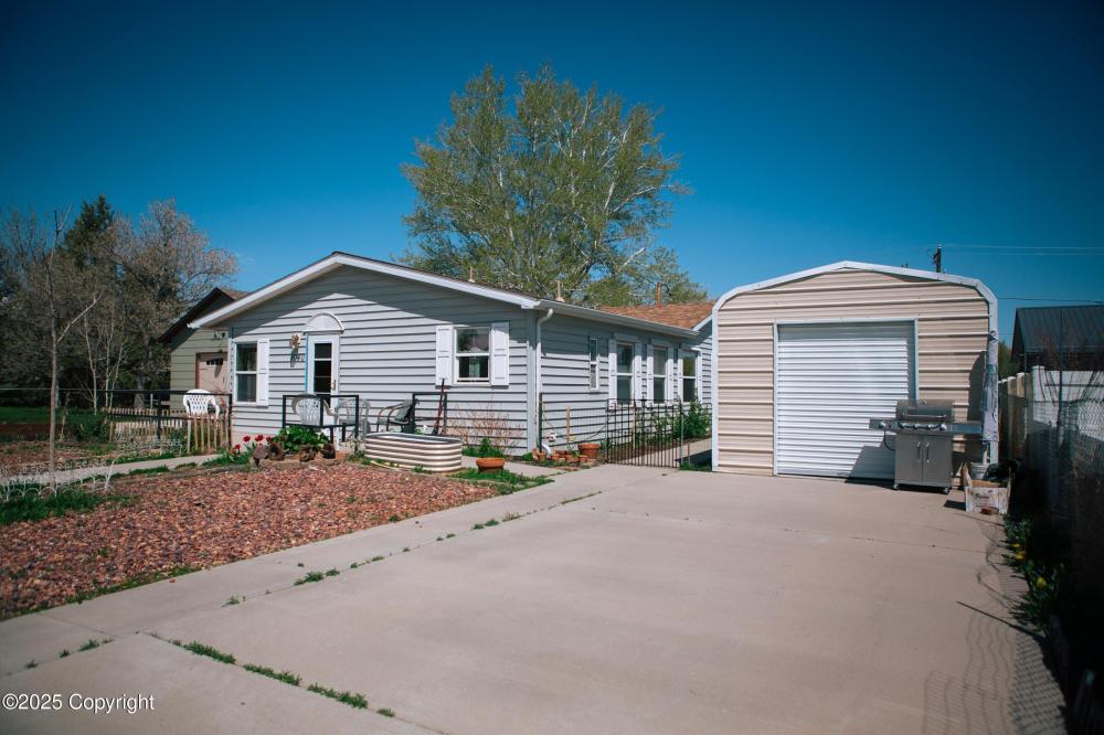 Currently Displayed Property Photo