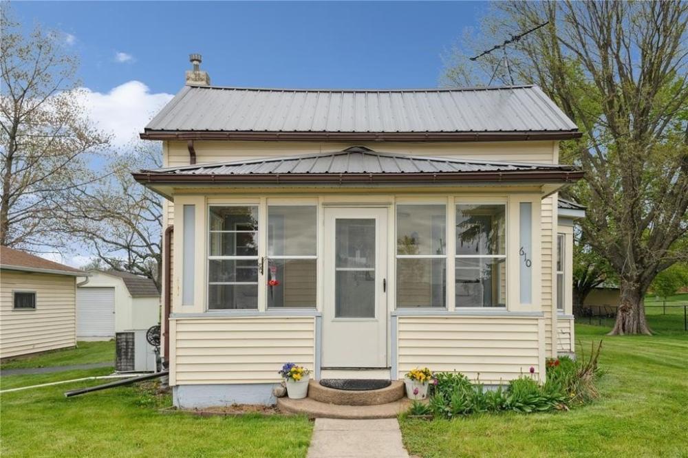 Currently Displayed Property Photo