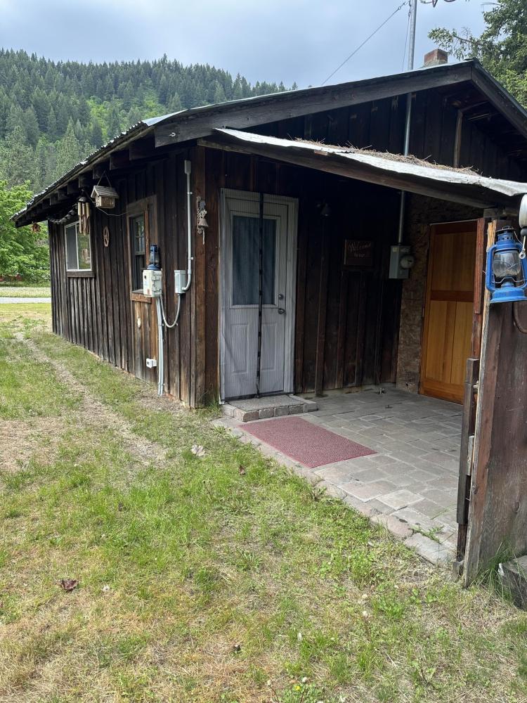 Currently Displayed Property Photo